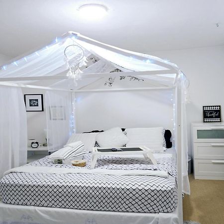 Lovely Cozy Room! With Attached Private Bath In The Heart Of Vancouver! Private Parking & Self Check-In! Exterior photo